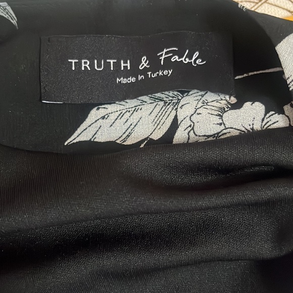 Truth in fable, black and gray floral dress - Picture 7 of 8